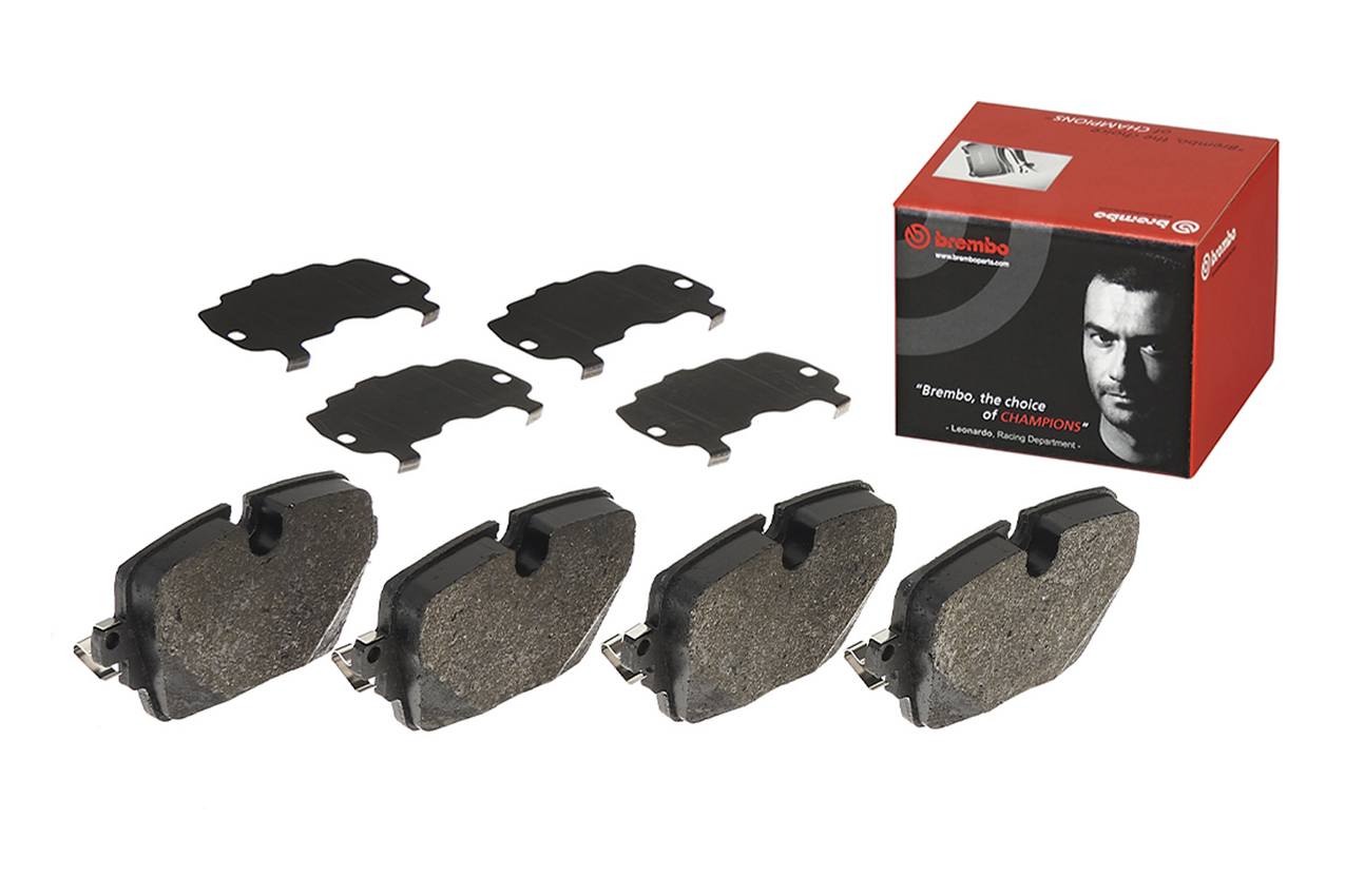 Jaguar Disc Brake Pad Set - Rear (Low-Met) T2R7946 Brembo