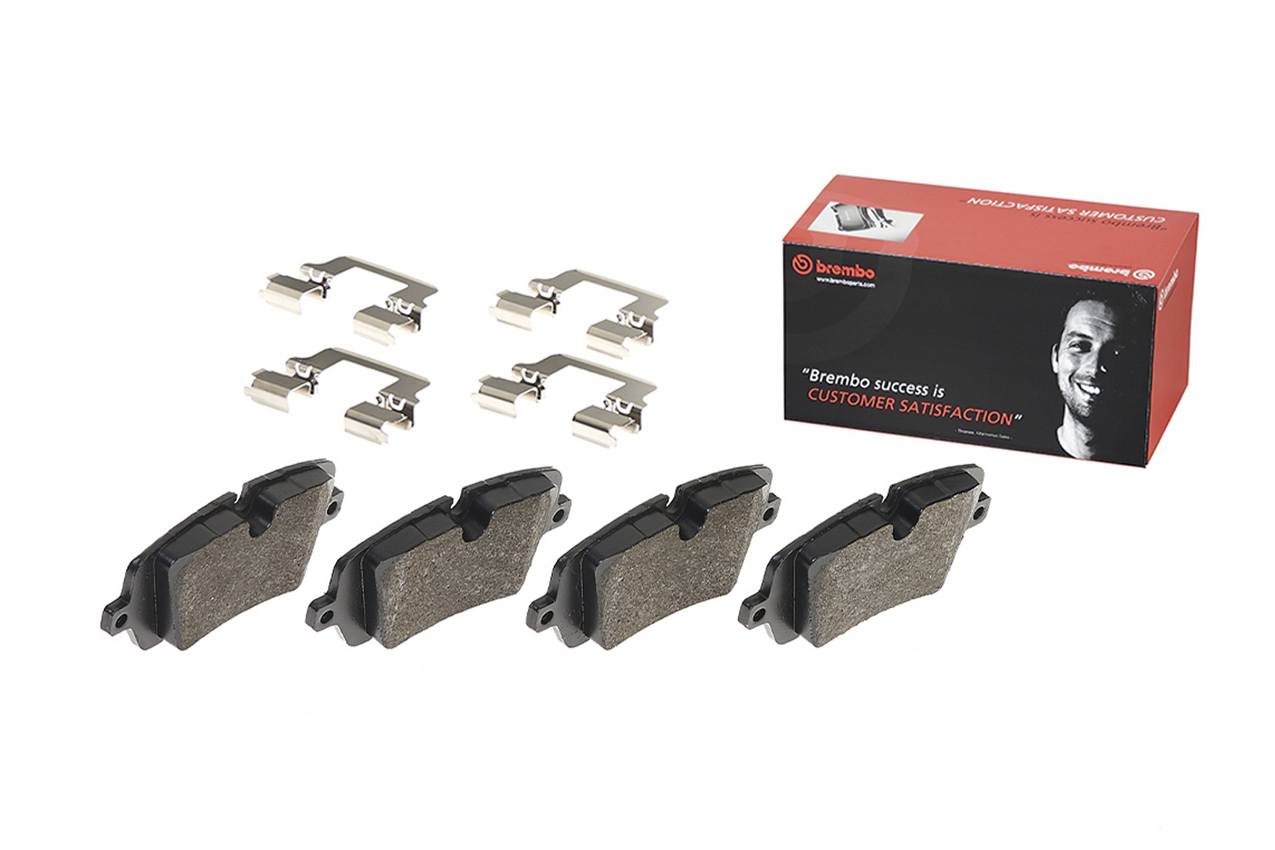 Land Rover Disc Brake Pad Set - Rear (Low-Met) LR108260 Brembo