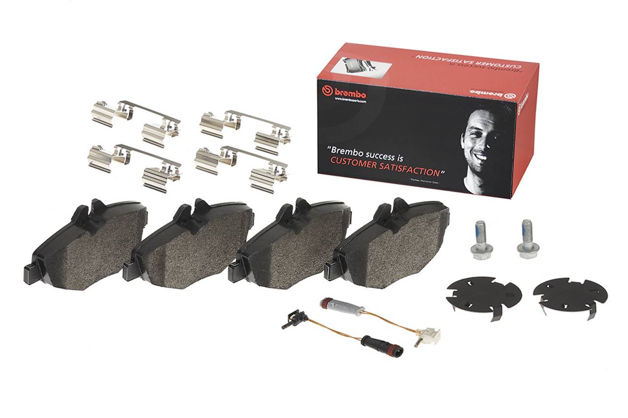 Mercedes Disc Brake Pad Set - Front (Low-Met) 0044208720 Brembo