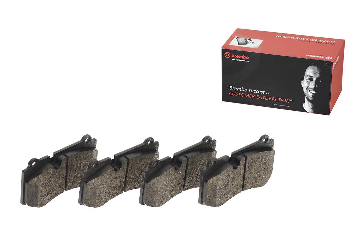 Mercedes Disc Brake Pad Set - Front (Low-Met) 004420802064 Brembo