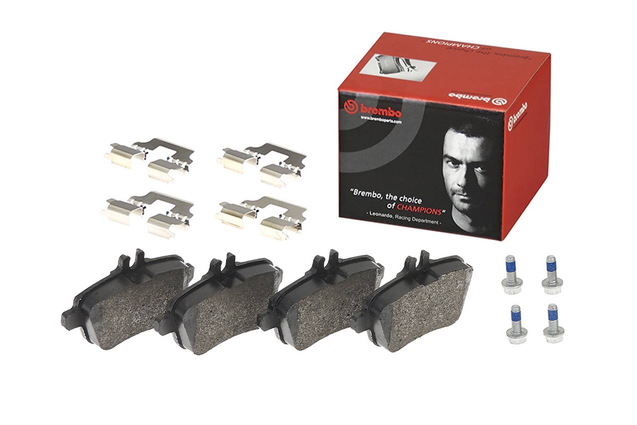 Mercedes Disc Brake Pad Set - Rear (Low-Met) 0084202320 Brembo