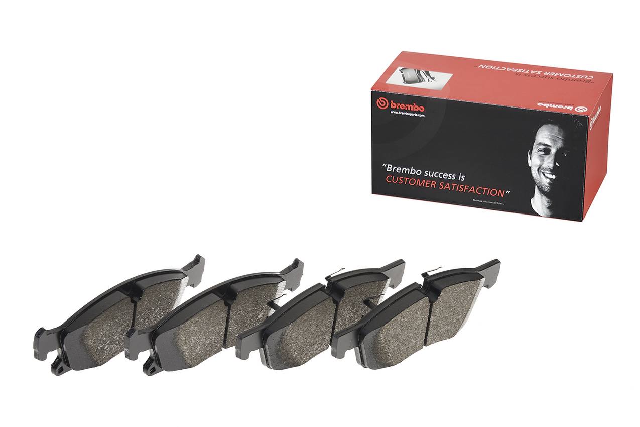 Mercedes Disc Brake Pad Set - Front (Low-Met) 0074208020 Brembo