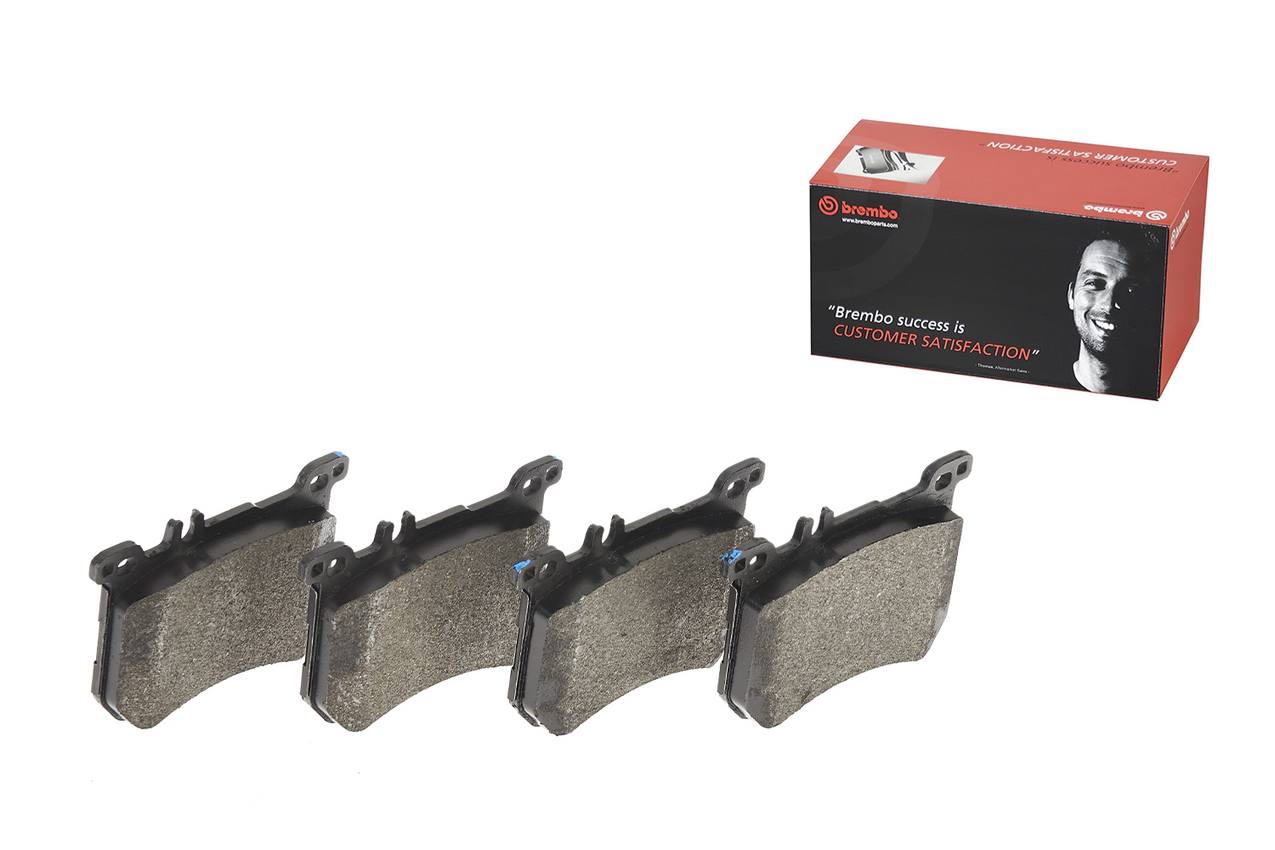 Mercedes Disc Brake Pad Set - Front (Low-Met) 0084203520 Brembo