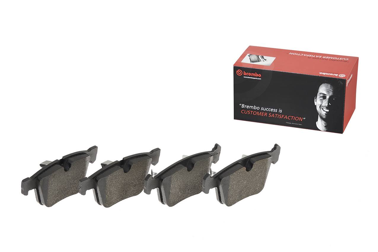 Mercedes Disc Brake Pad Set - Rear (Low-Met) 1644202420 Brembo