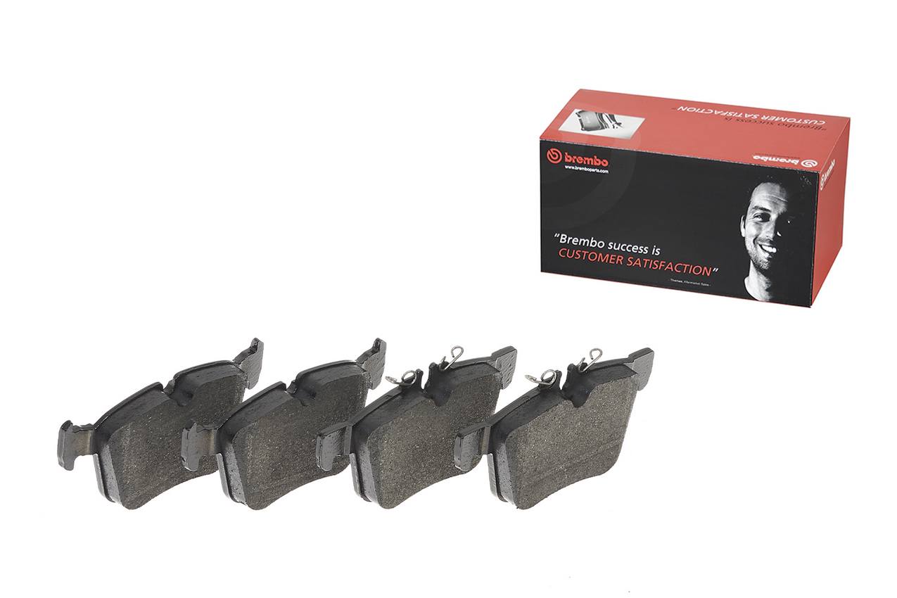 Mercedes Disc Brake Pad Set - Rear (Low-Met) 0084201420 Brembo