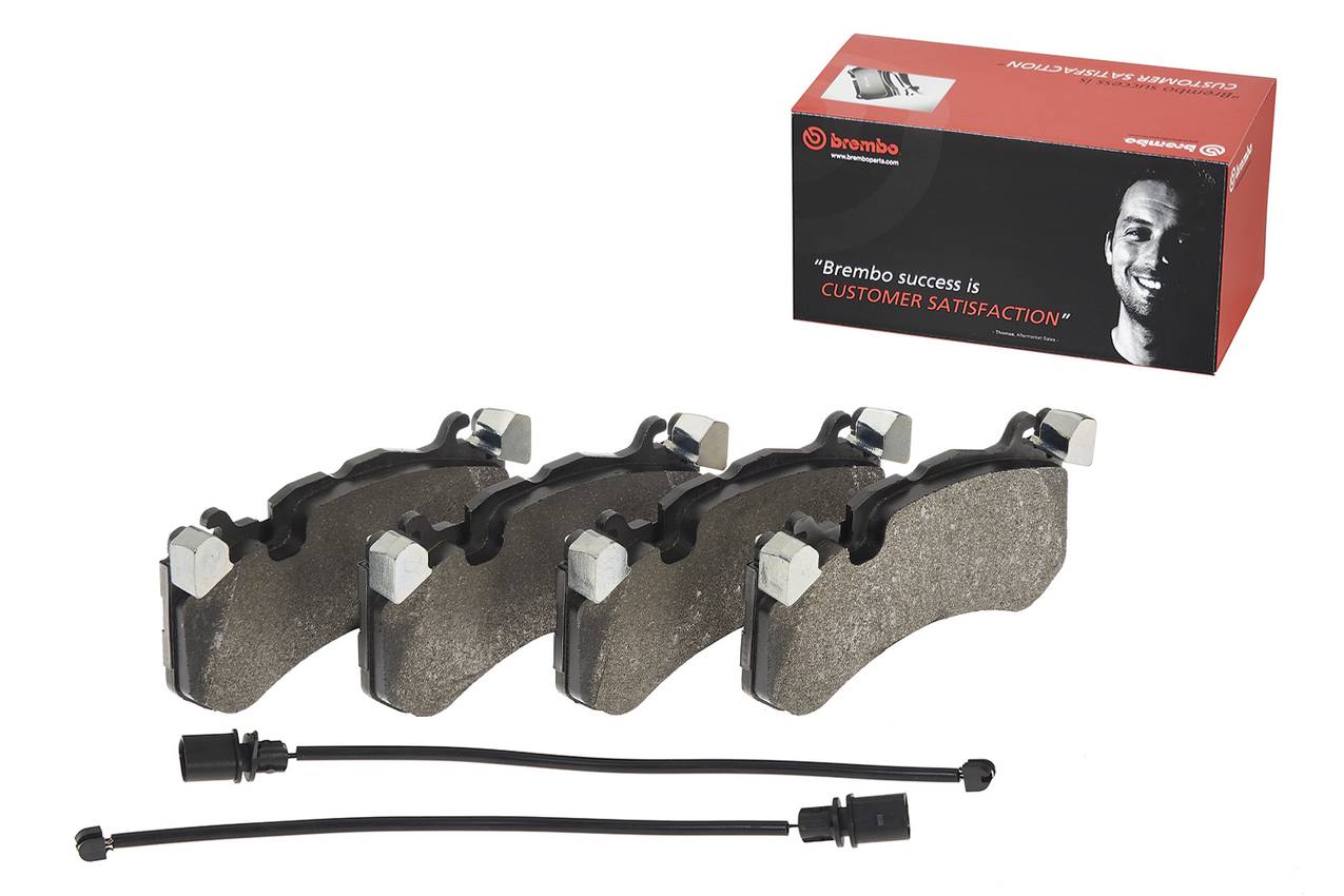 Audi Mercedes Disc Brake Pad Set - Front (Low-Met) 4G0698151AC Brembo