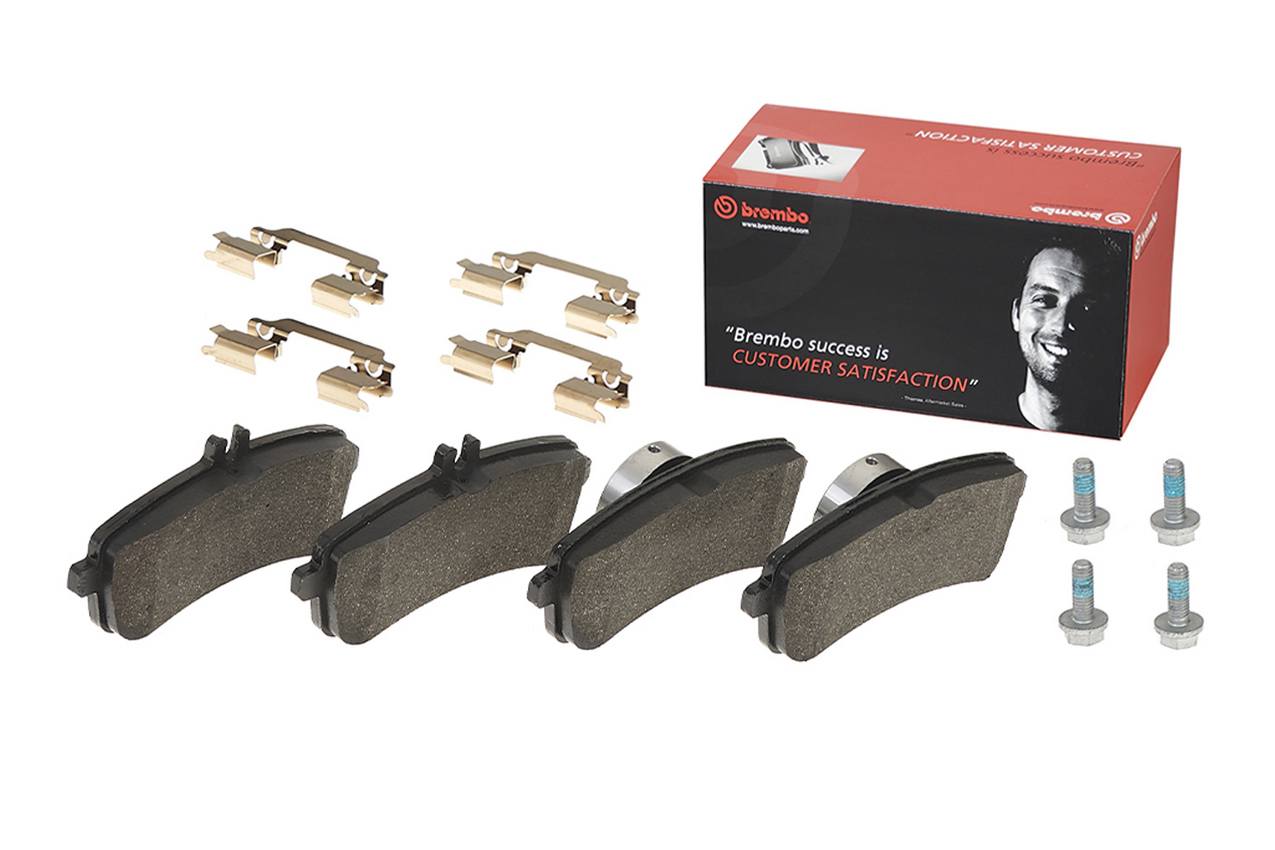 Mercedes Disc Brake Pad Set - Rear (Low-Met) 0004203700 Brembo