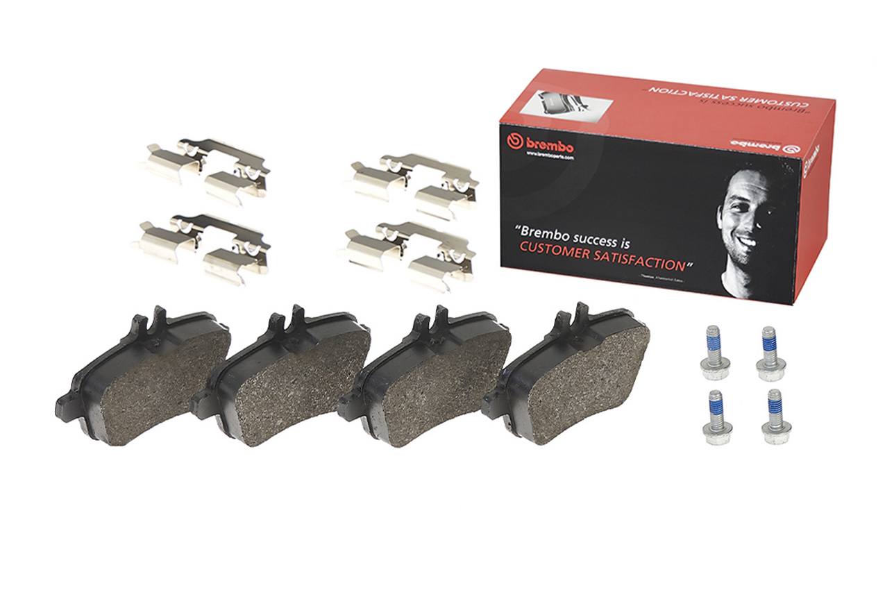 Infiniti Mercedes Disc Brake Pad Set - Rear (Low-Met) 0074209620 Brembo