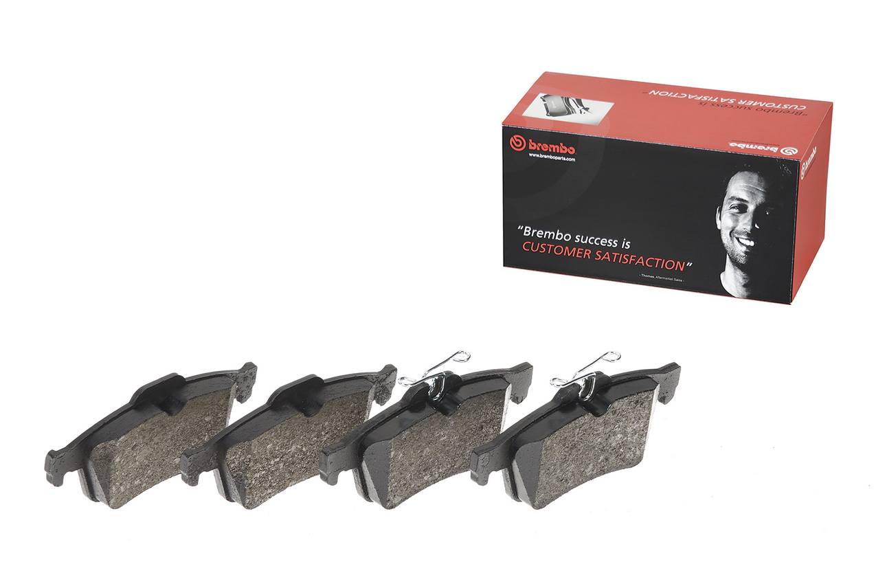 Chevrolet Saab Volvo Disc Brake Pad Set - Rear (Low-Met) C2P26112 Brembo