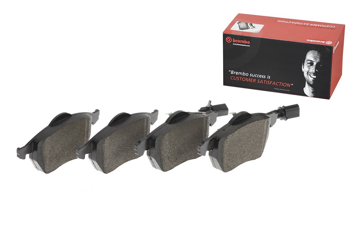 Audi Volkswagen Disc Brake Pad Set - Front (Low-Met) 4D0698151J Brembo