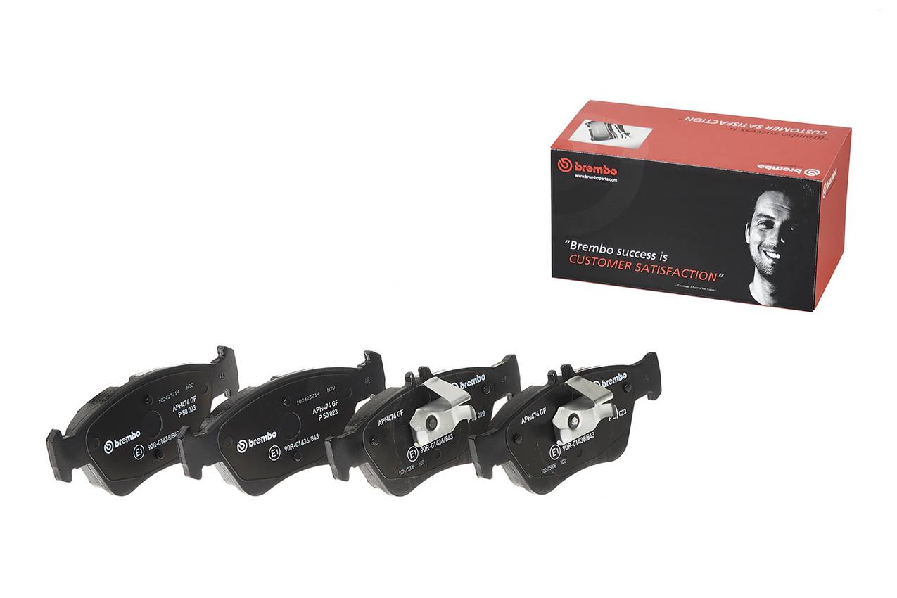 Mercedes Disc Brake Pad Set - Front (Low-Met) 004420022041 Brembo