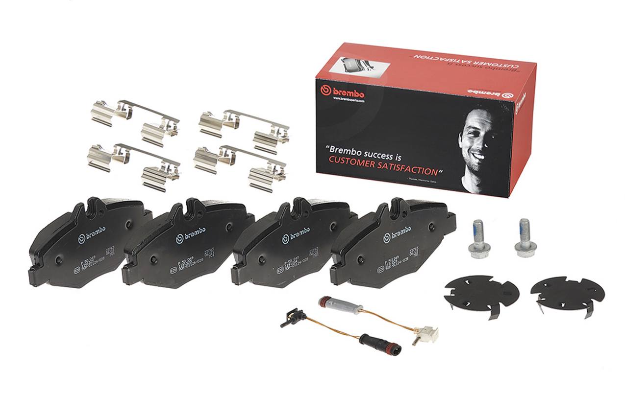 Mercedes Disc Brake Pad Set - Front (Low-Met) 0044208720 Brembo