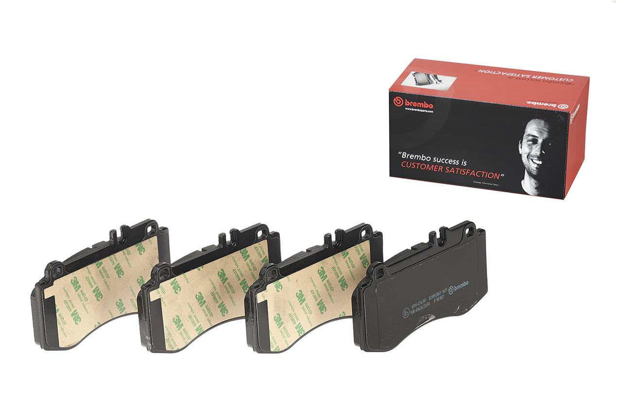 Mercedes Disc Brake Pad Set - Front (Low-Met) 0074206420 Brembo