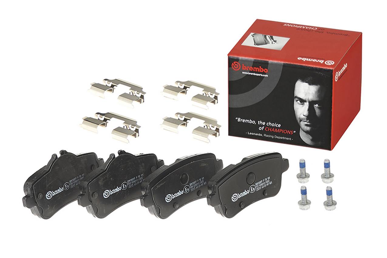 Mercedes Disc Brake Pad Set - Rear (Low-Met) 0074208620 Brembo