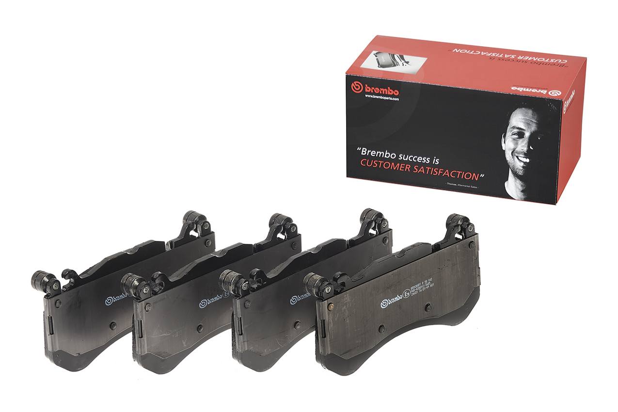 Mercedes Disc Brake Pad Set - Front (Low-Met) 008420412028 Brembo