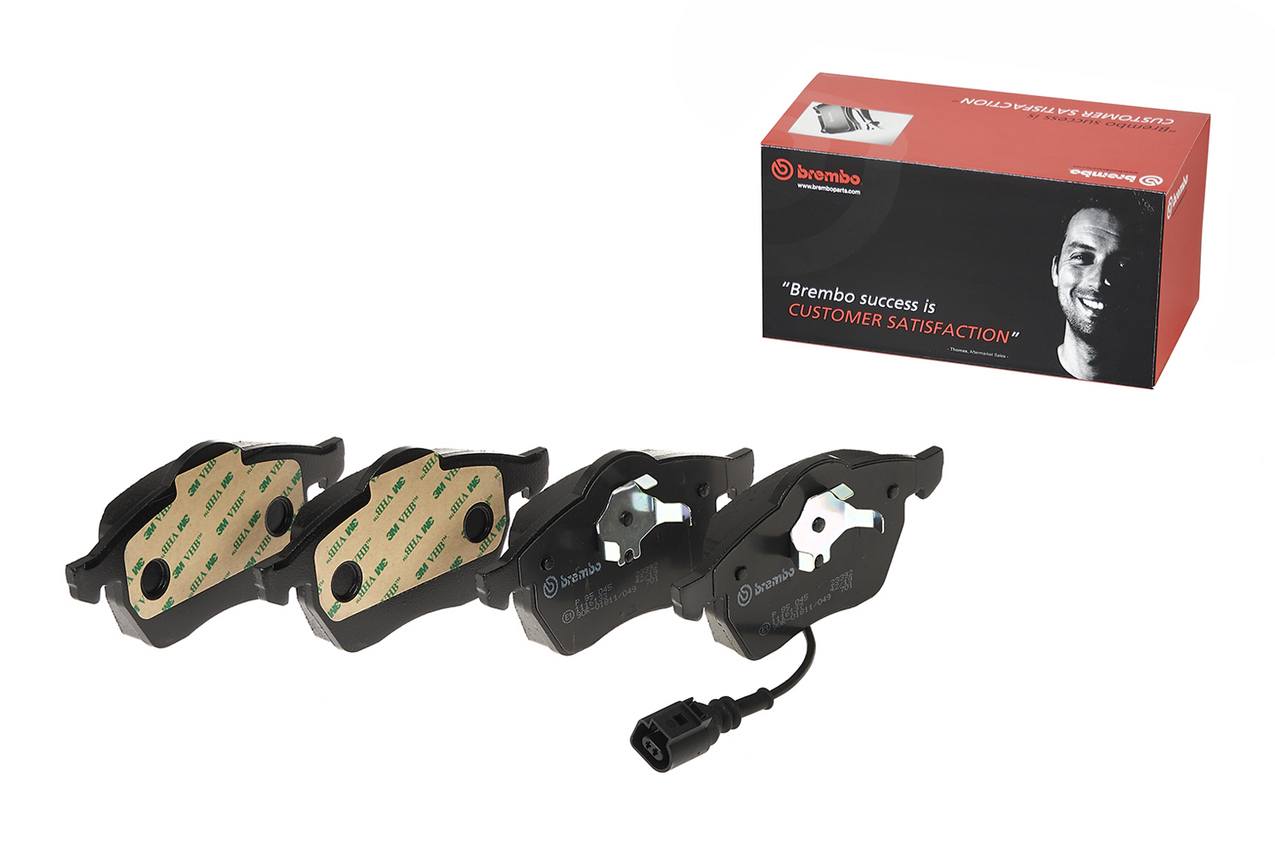 Audi Volkswagen Disc Brake Pad Set - Front (Low-Met) JZW698151C Brembo