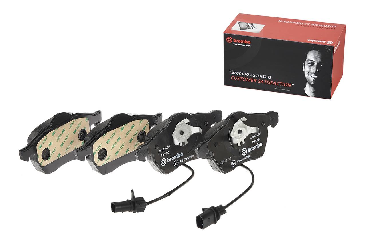 Audi Volkswagen Disc Brake Pad Set - Front (Low-Met) 4D0698151J Brembo