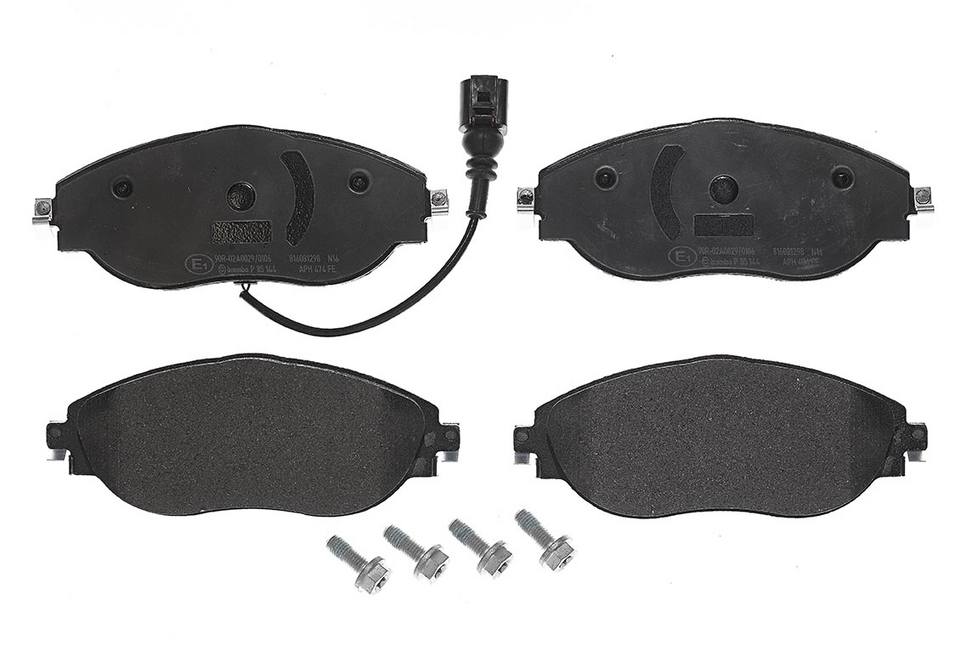 Audi Volkswagen Disc Brake Pad Set - Front (Low-Met) 8V0698151C Brembo