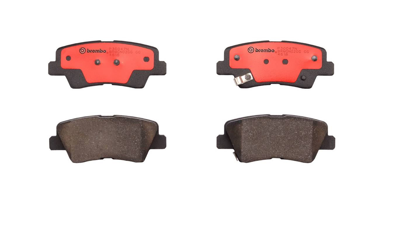 Kia Hyundai Disc Brake Pad Set - Rear (Ceramic) 583024CA00 Brembo