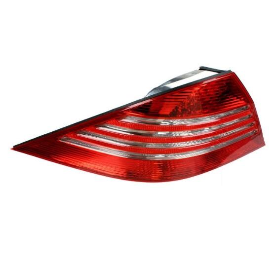 Mercedes Tail Light Assembly - Driver Side 2208201966 - ULO 729801