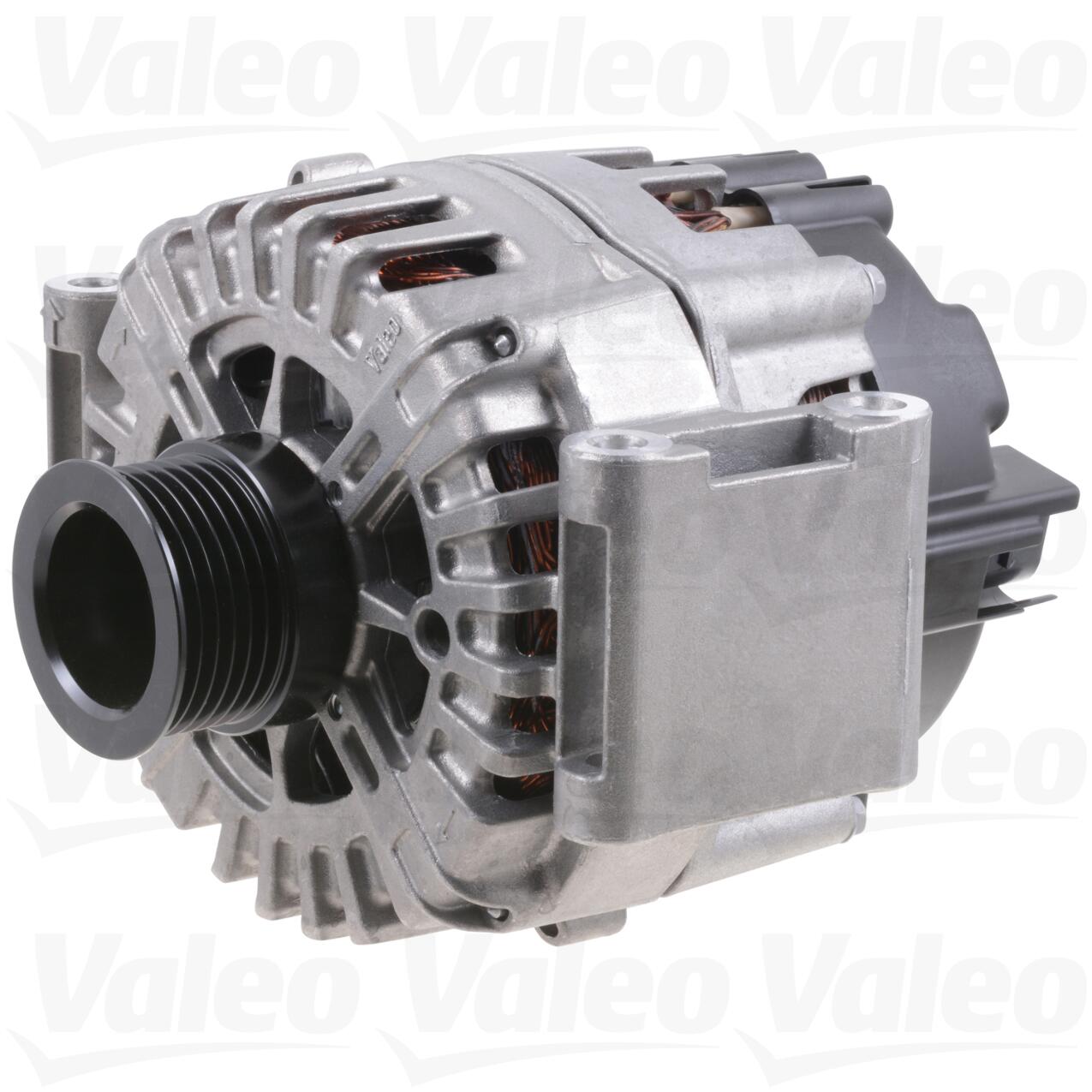 Mercedes Alternator (180A) (New) 0009067702 - Valeo 439818