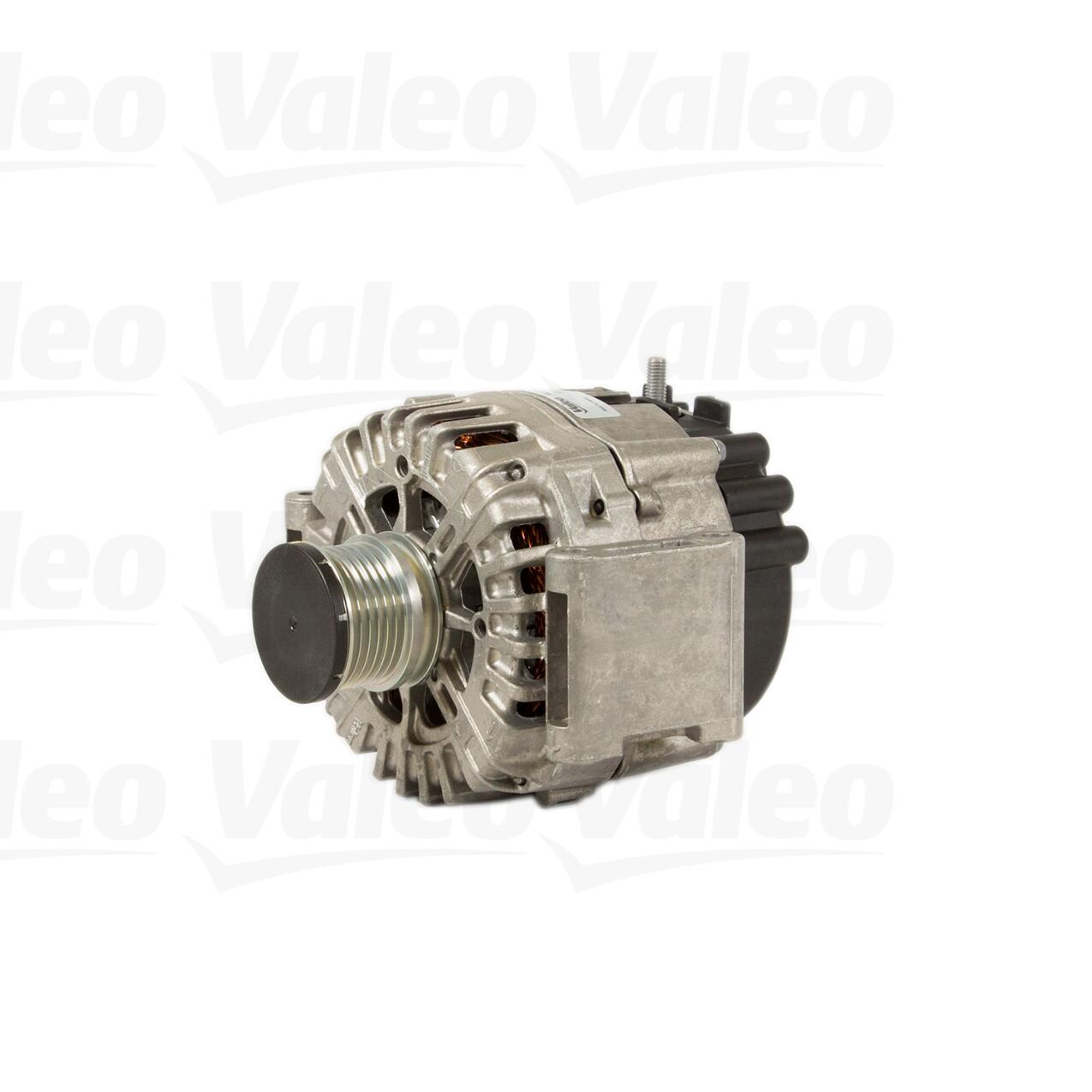 Mercedes Alternator (250A) (New) 0009063222 - Valeo 439885