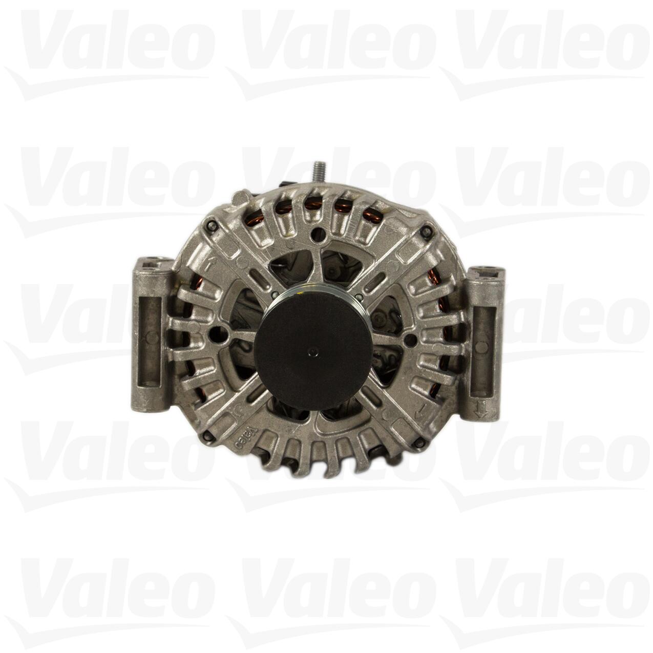 Mercedes Alternator (250A) (New) 0009063222 - Valeo 439885