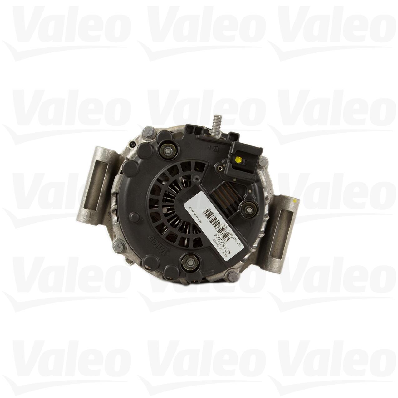 Mercedes Alternator (250A) (New) 0009063222 - Valeo 439885