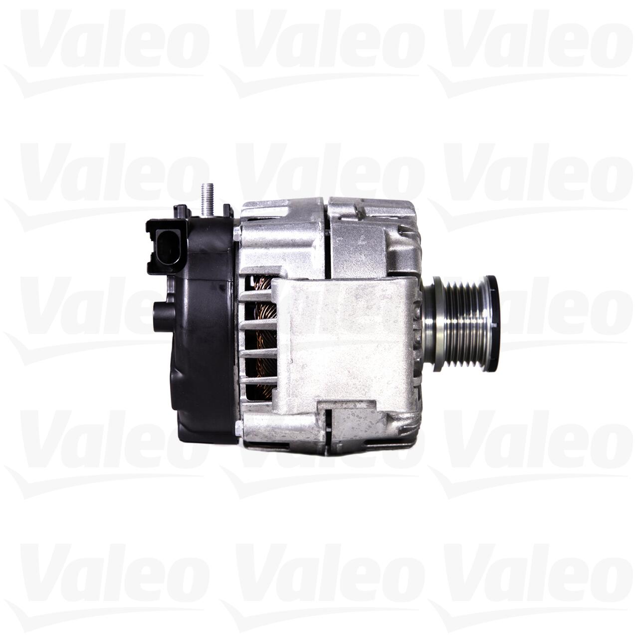 Mercedes Alternator (200A) (New) 0009063122 - Valeo 439886