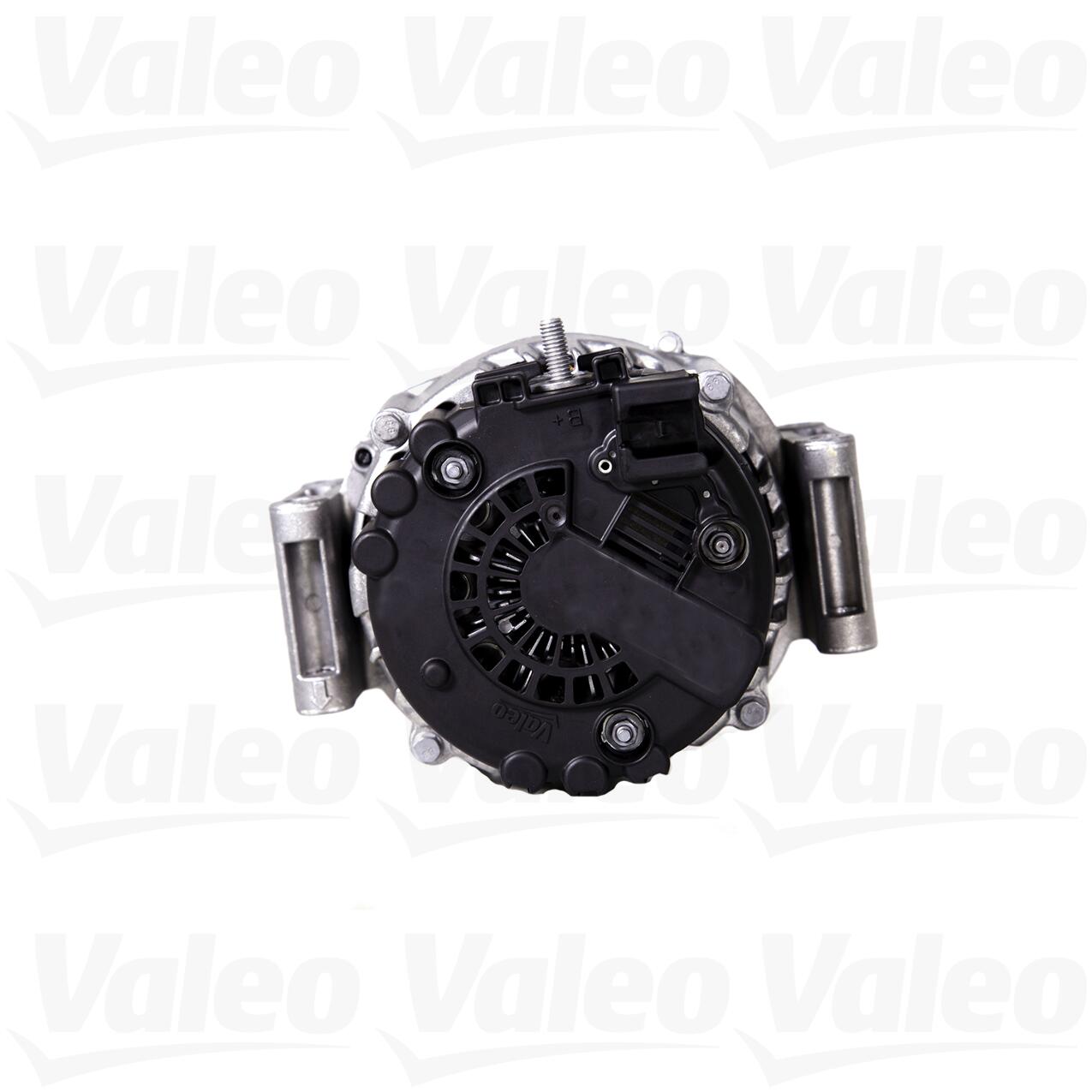 Mercedes Alternator (200A) (New) 0009063122 - Valeo 439886