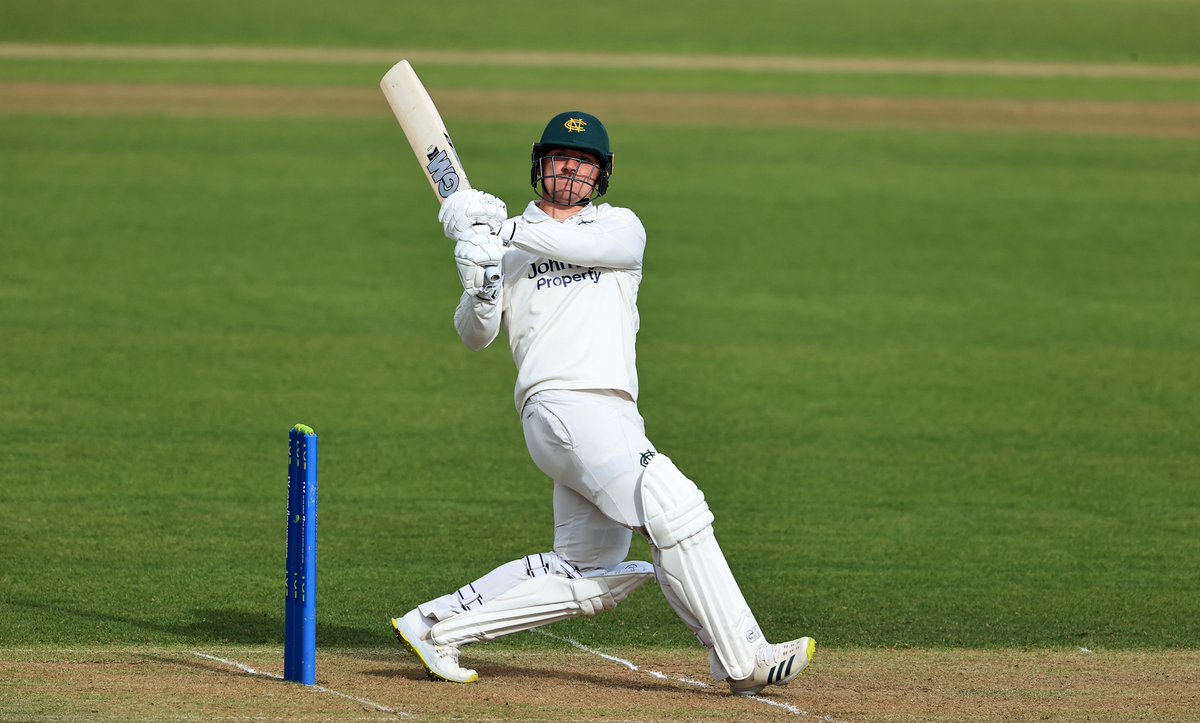 Liam Patterson-White extends his contract with Nottinghamshire