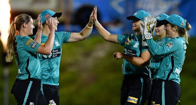 Dominant Brisbane Heat crush Hobart Hurricanes to secure spot in WBBL 08 Challenger