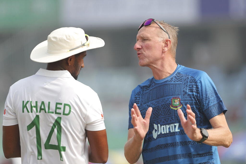 Allan Donald wants Bangladesh to learn from English, Indian bowlers