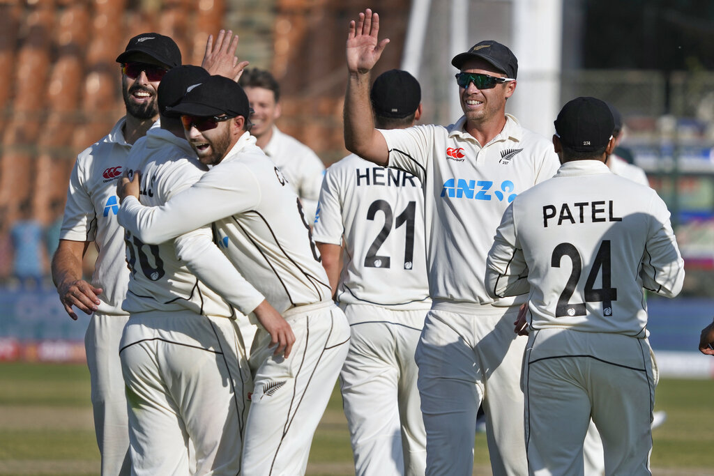 Pakistan loosen its grip in Karachi Test on Day 2