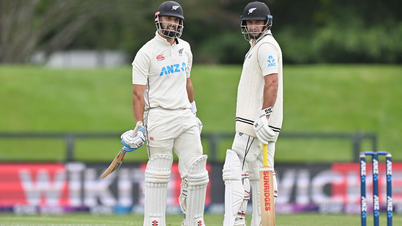 Double boost for Lancashire as Colin de Grandhomme and Daryl Mitchell signed