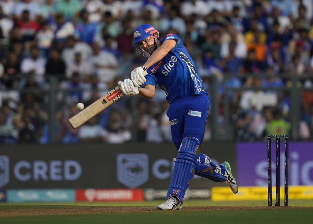 Cameron Green Smashes 20-ball Fifty Against SRH; Keeps MI in Run-Chase