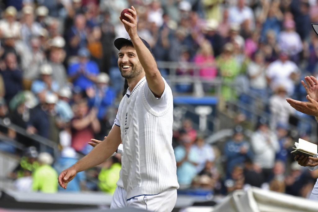 'You Think He's Drunk Half the Time': Ollie Robinson Comes Up With Amusing Analogy for Mark Wood