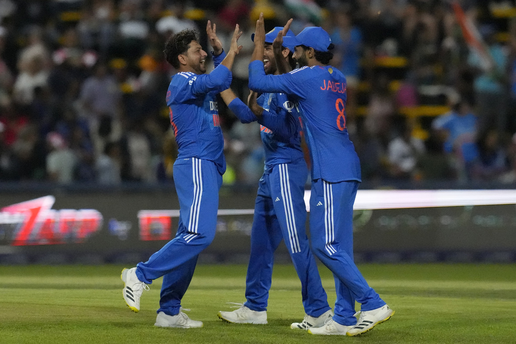 IND vs SA 3rd T20I | Suryakumar Yadav, Kuldeep Yadav Help Visitors To Level Series