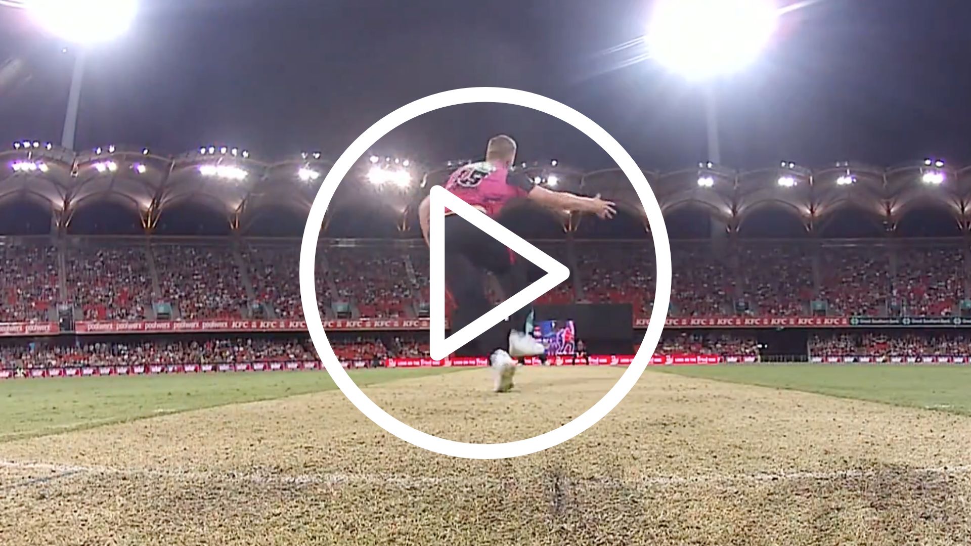 [Watch] Jack Edwards Nails Incredible One-Handed Catch On His Own Bowling In BBL