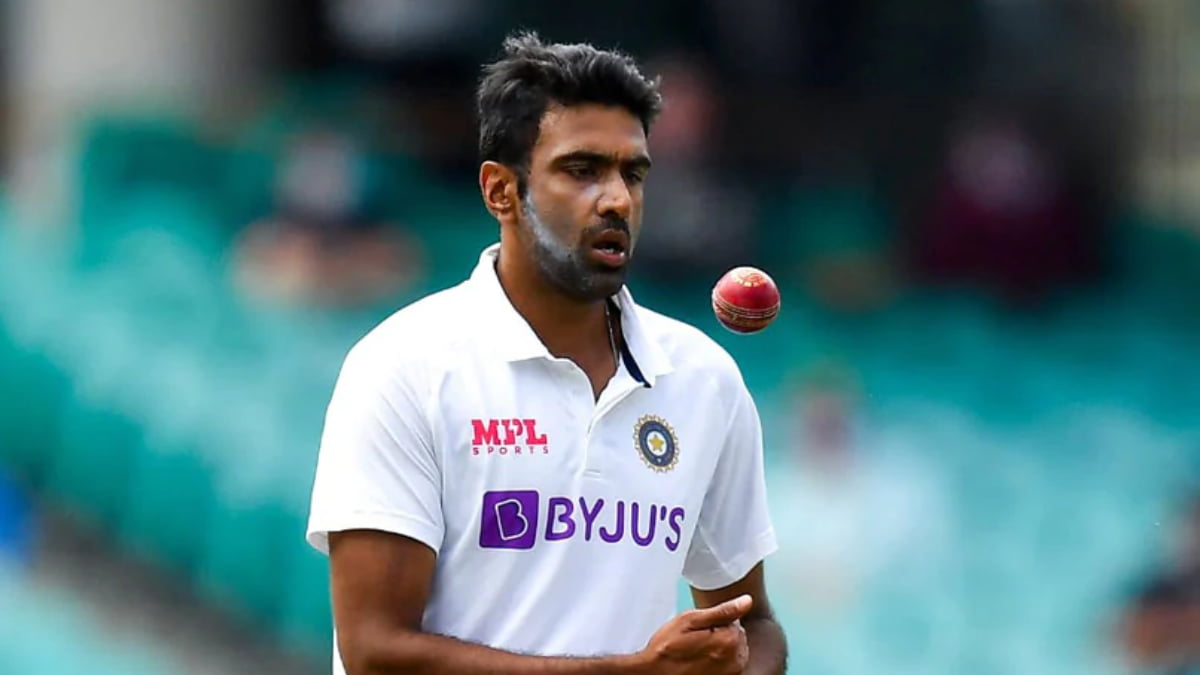 ‘One Of The Toughest Bowlers I Have Ever Played’ - AB de Villiers Rates Ashwin As The Best
