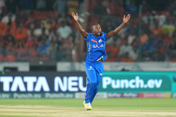 'Keep Your Head Up Champ!' Dwayne Bravo Consoles Debutant Kwena Maphaka