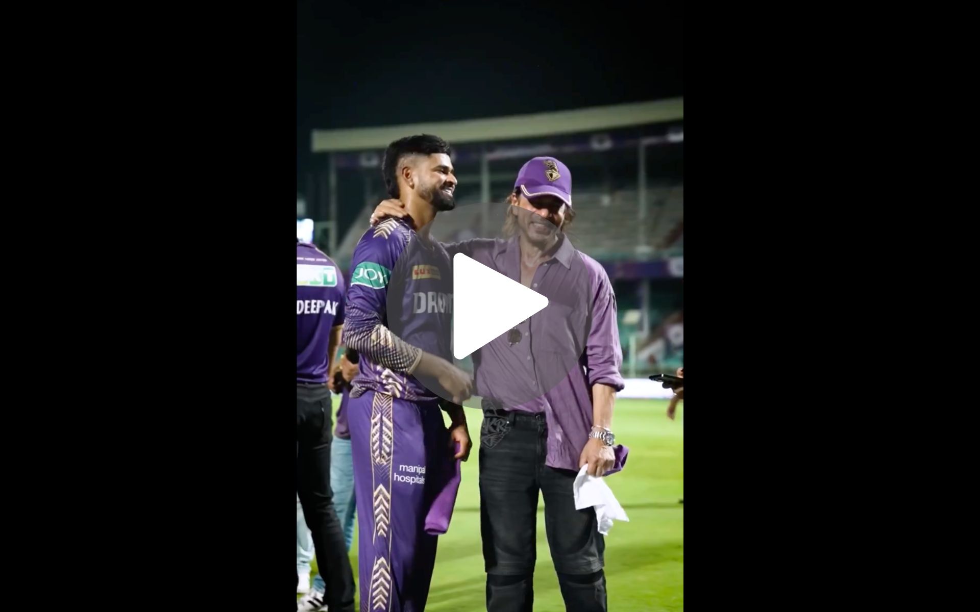 [Watch] Shah Rukh Khan Celebrates KKR's DC Triumph With Shreyas, Narine, Russell & Rinku