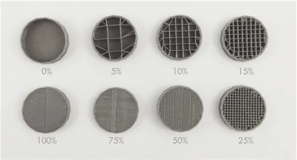 Cilindros impresos cortados que muestran densidades de relleno de 0% a 100% en su malla interior