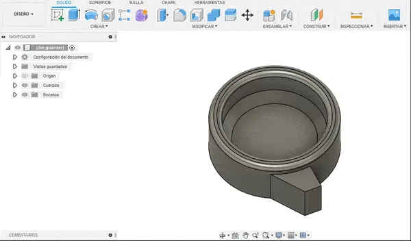 Captura de software CAD con una pieza cilíndrica a la que se agrega una forma para replicarla en patrón radial