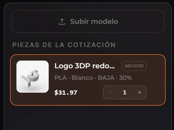 Lista de piezas de la cotización con material, color, resolución, relleno, precio y selector de cantidad