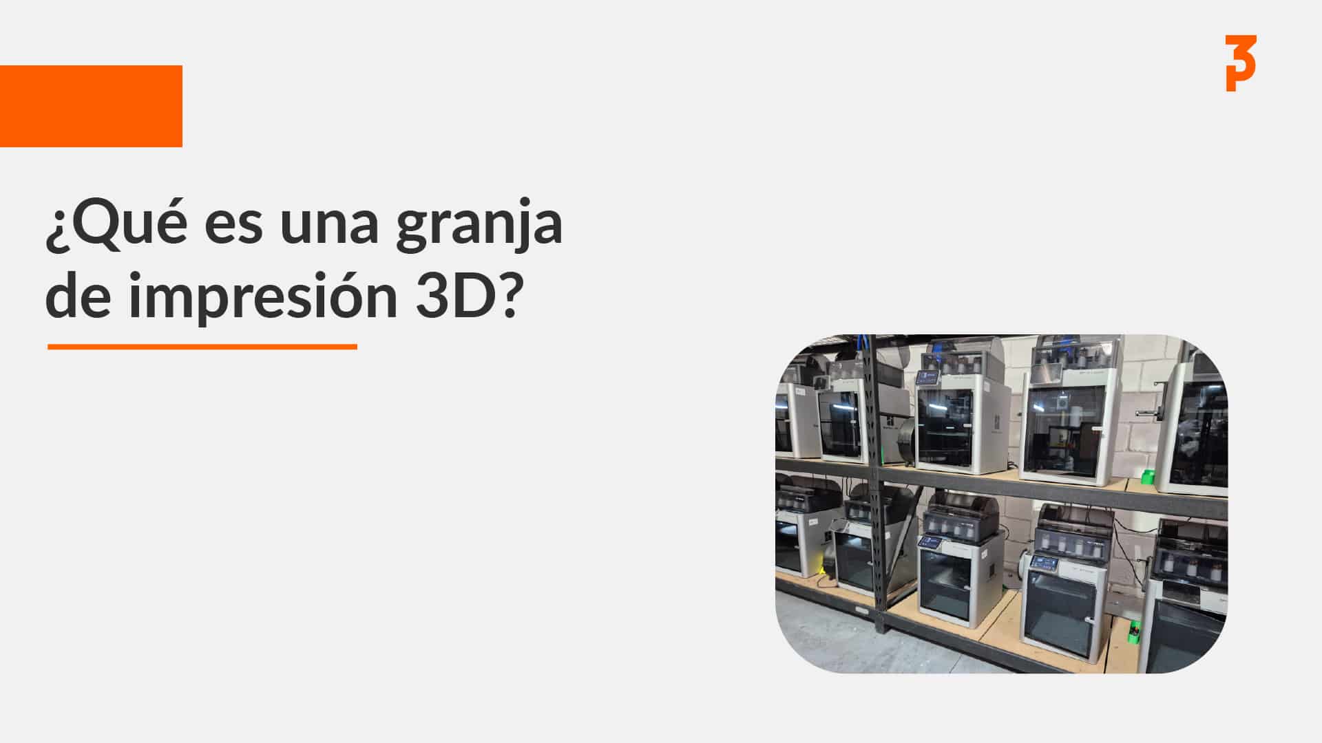Estantes con impresoras 3D cerradas trabajando en una granja de impresión