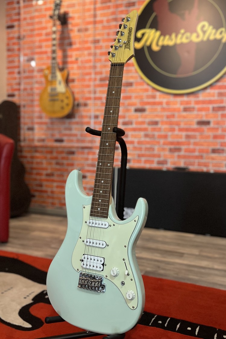 Guitare basse PB80RA Surf Green