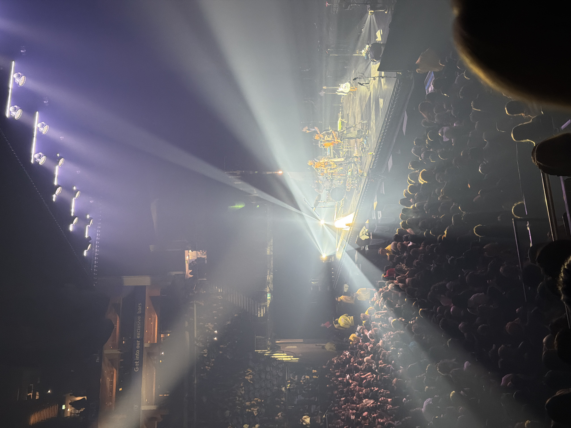 Concert draws packed crowd at London indoor venue