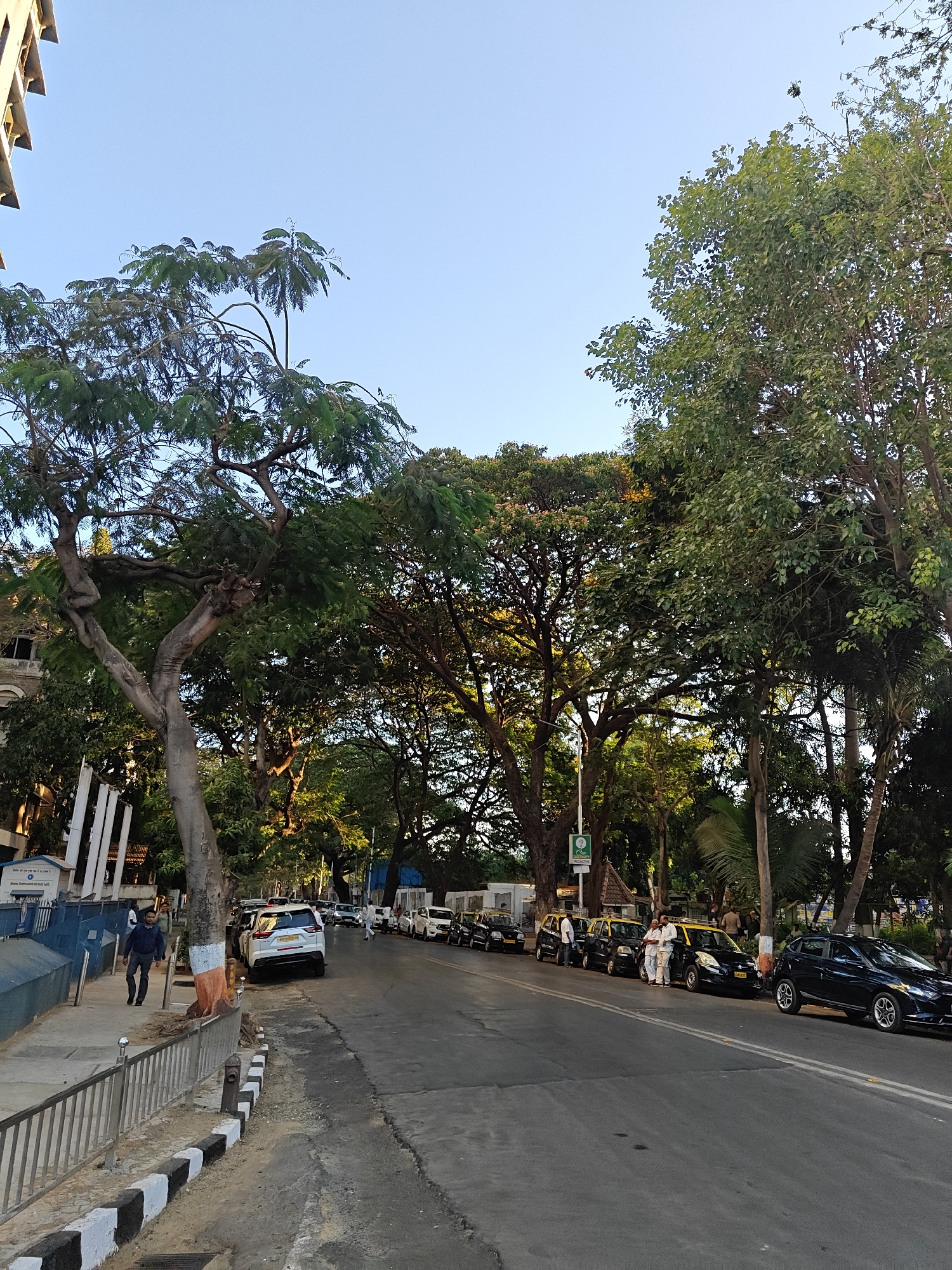 Mumbai street scenes and landmarks documented in nine-minute span