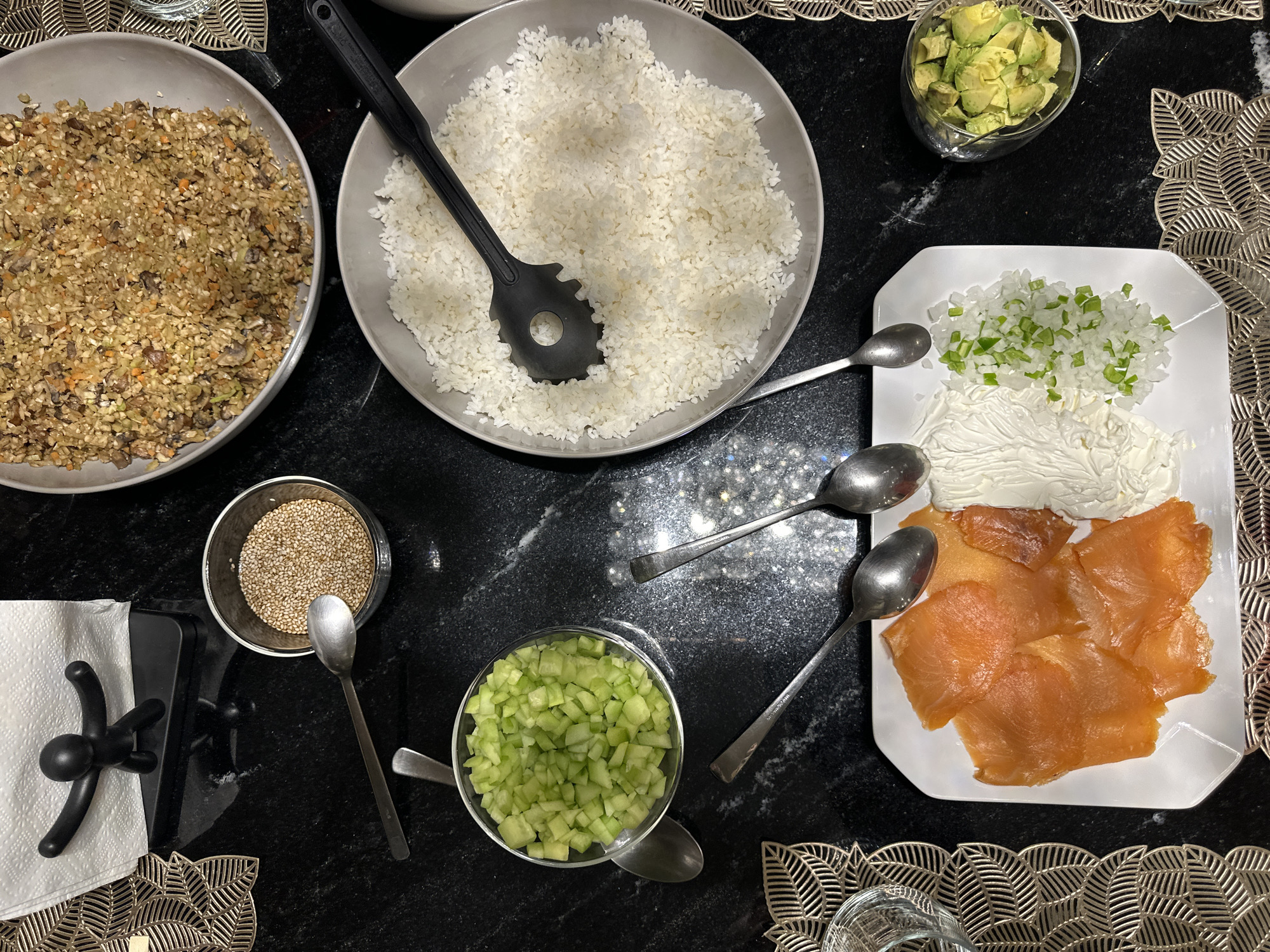 Late-night food preparation documented in Mexico City